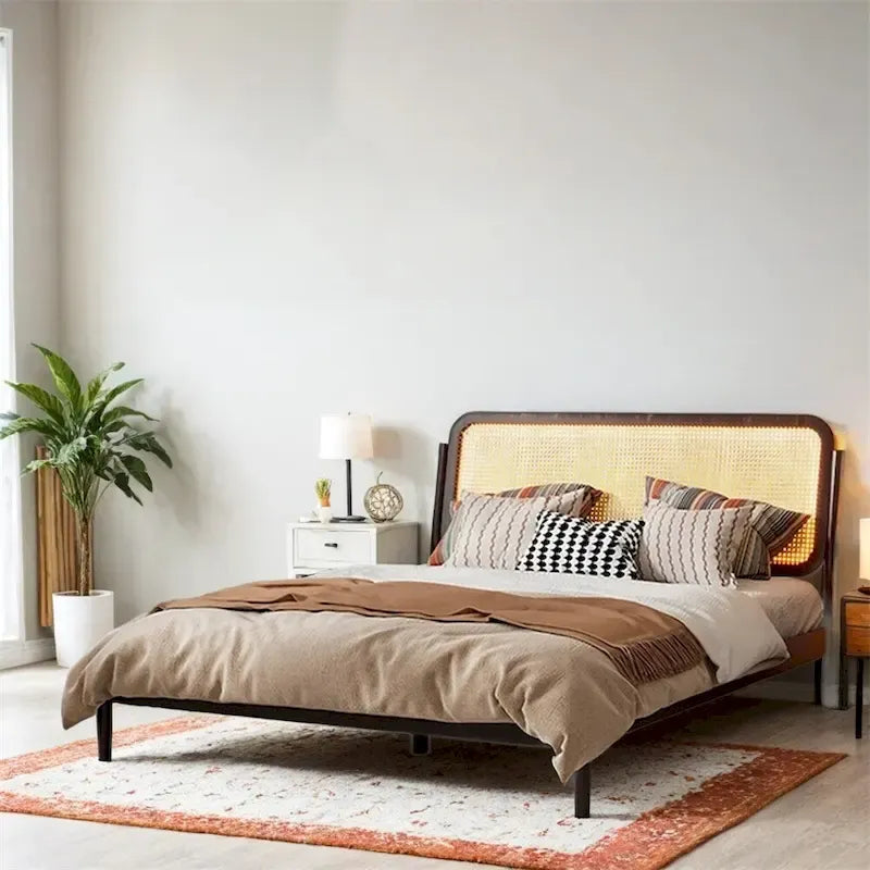 Cama de plataforma Queen Espresso antigua con luces LED y cabecero de ratán, capacidad para 2