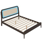 Cama de plataforma Queen Espresso antigua con luces LED y cabecero de ratán, capacidad para 2