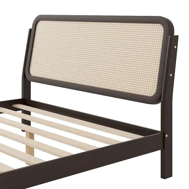 Cama de plataforma Queen Espresso antigua con luces LED y cabecero de ratán, capacidad para 2